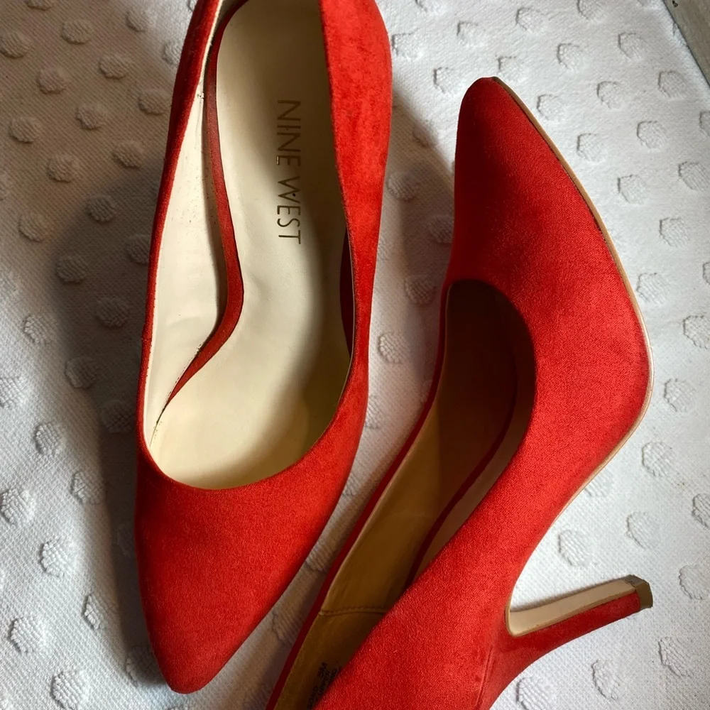NINE WEST Red Suede Fifth 9x9 Womens Dress Pumps - Picture 7 of 16
